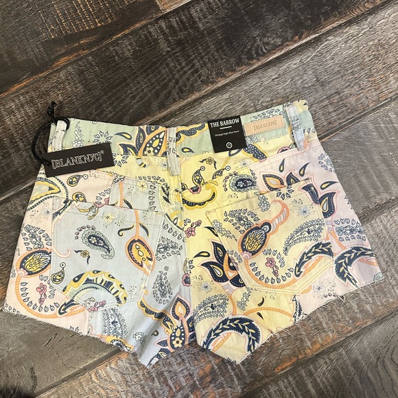 BLANK NYC FREE PEOPLE COMING THROUGH PAISLEY JEAN SHORTS - Picture 3 of 6